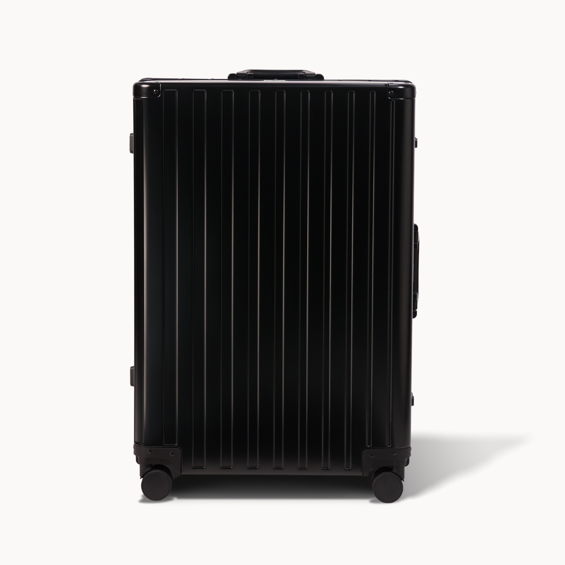 CHAVELLE aluminium luxury suitcase black with hard-shell design highlighting durable aluminium construction