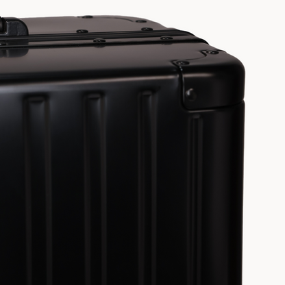 CHAVELLE luxury aluminium suitcase  black close-up of reinforced corners