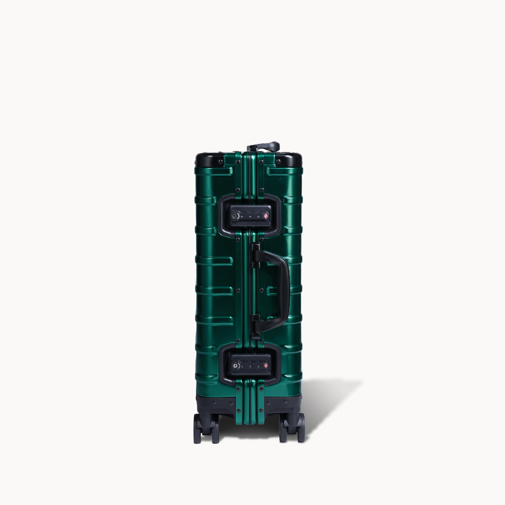 CHAVELLE aluminium suitcase stone green close-up of TSA-approved lock and side handle