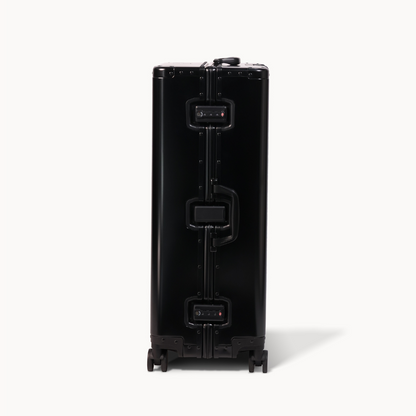 CHAVELLE aluminium suitcase black close-up of TSA-approved lock and side handle