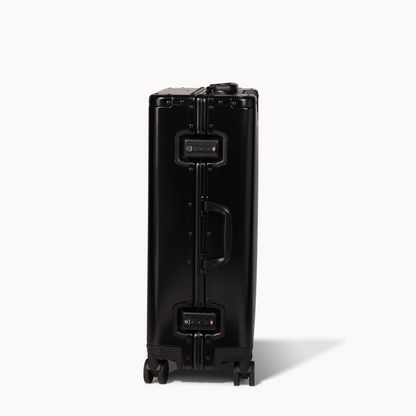 CHAVELLE aluminium suitcase black close-up of TSA-approved lock and side handle