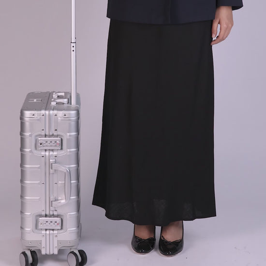 Video of CHAVELLE luxury aluminium suitcase size explained with model for real-life dimensions