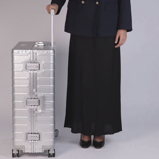Video of CHAVELLE luxury aluminium suitcase size explained with model for real-life dimensions