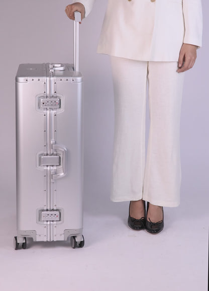 Video of CHAVELLE luxury aluminium suitcase size explained with model for real-life dimensions